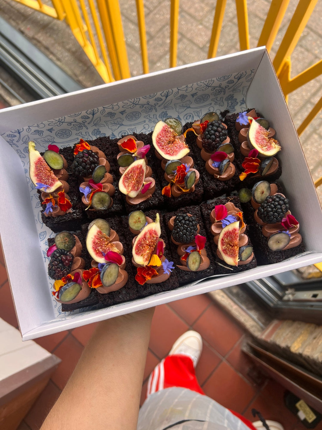 Little Cakes - Box of 12
